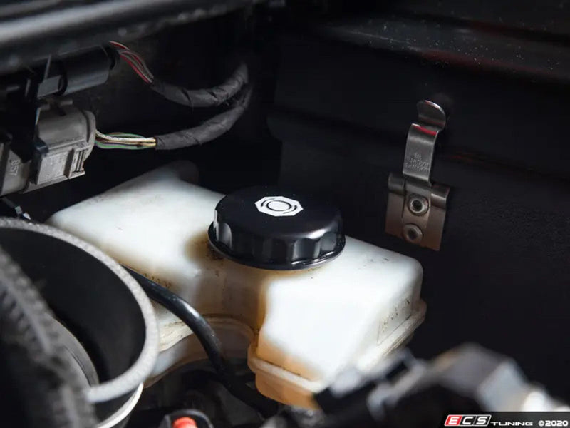 ECS Tuning Billet Brake Fluid Cap - Black Anodized